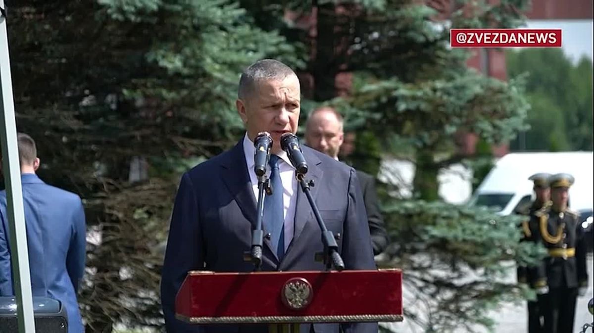 Память о Михаиле Гудкове будет учить и вдохновлять воинов всей России, уверен заместитель Председателя Правительства РФ — полномочный представитель Президента РФ в ДФО Юрий Трутнев
