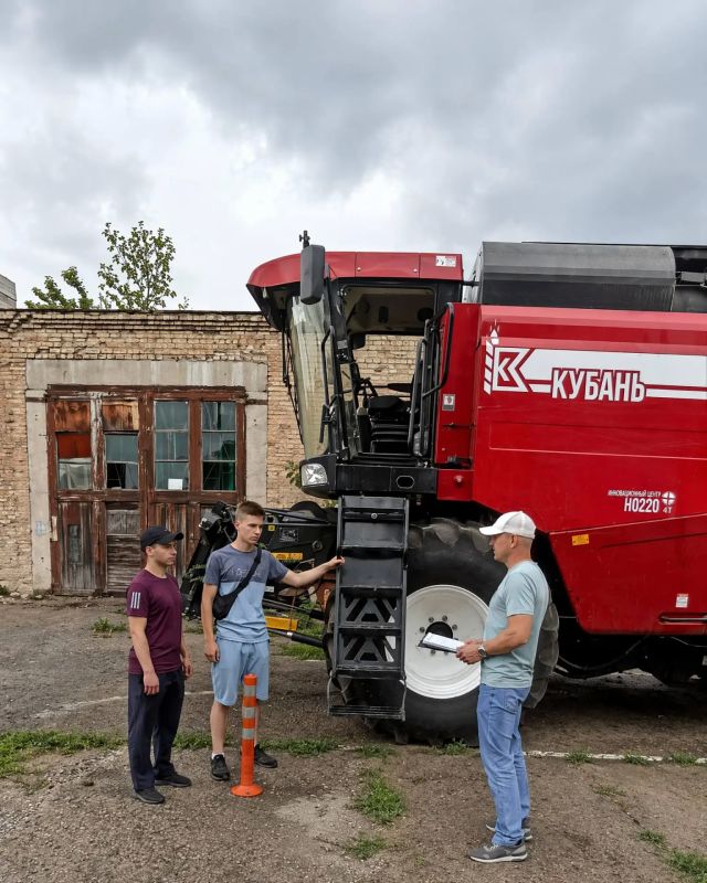 Будущие механизаторы подтвердили квалификацию в Амвросиевском многопрофильном техникуме