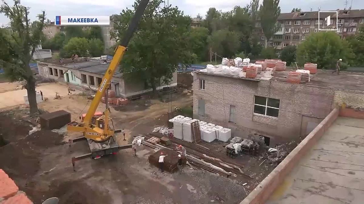 Олег Трофимов: Масштабные ремонтные работы проходят в макеевском лицее