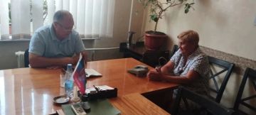Игорь Мартынов: Личный приём. 3 июля заместитель главы администрации муниципального образования городского округа Енакиево Сергей Божик провёл личный приём граждан