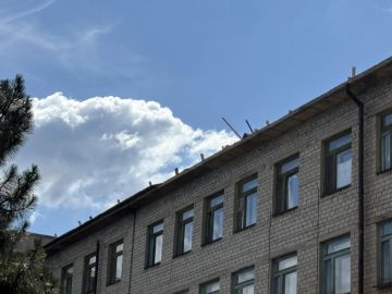 Благодаря сахалинцам в женском отделении шахтерской больницы стартовал ремонт кровли