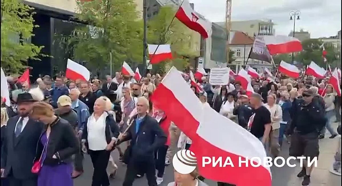 В Польше прошли марши памяти жертв Волынской трагедии