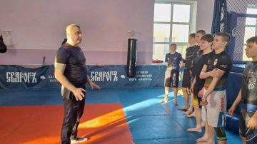 Александр Шевлюгин обсудил с молодежью Старобешевского округа актуальные вопросы развития и безопасности