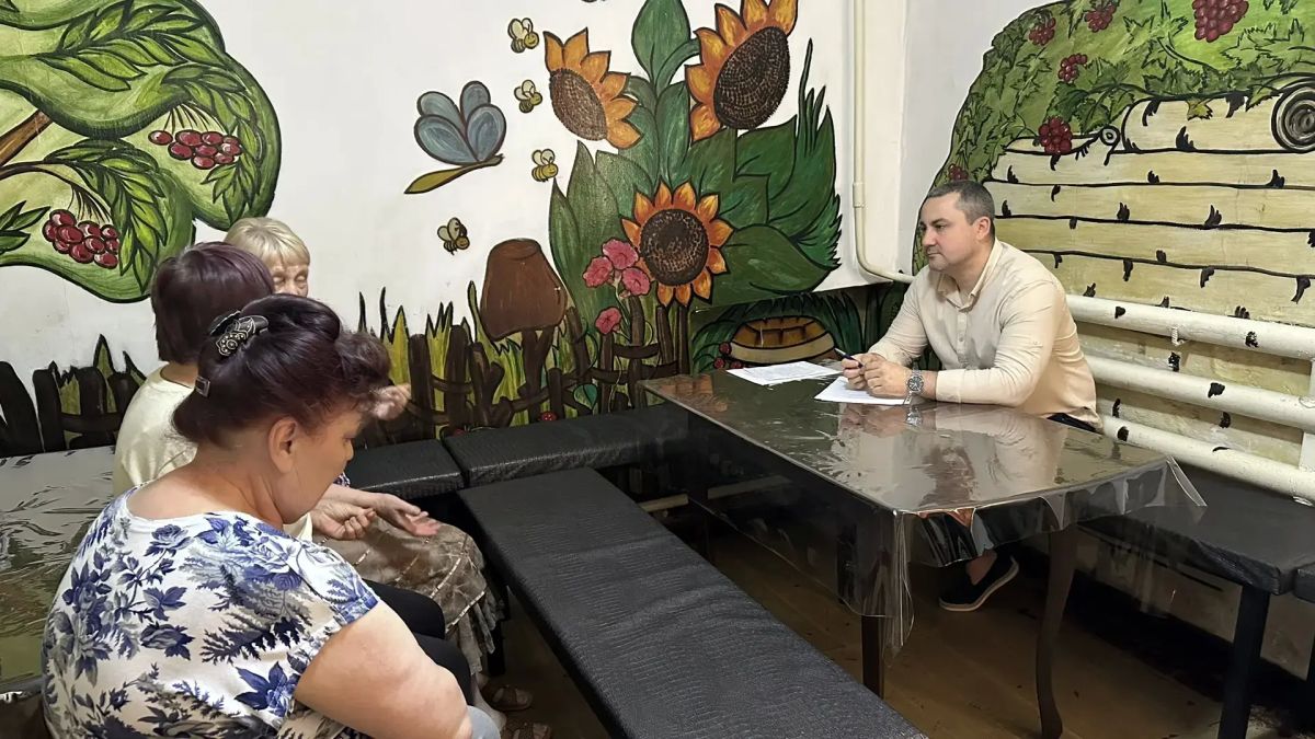 Встреча с населением. Депутат Торезского городского совета Игорь Шинкарев провел очередную встречу с жителями