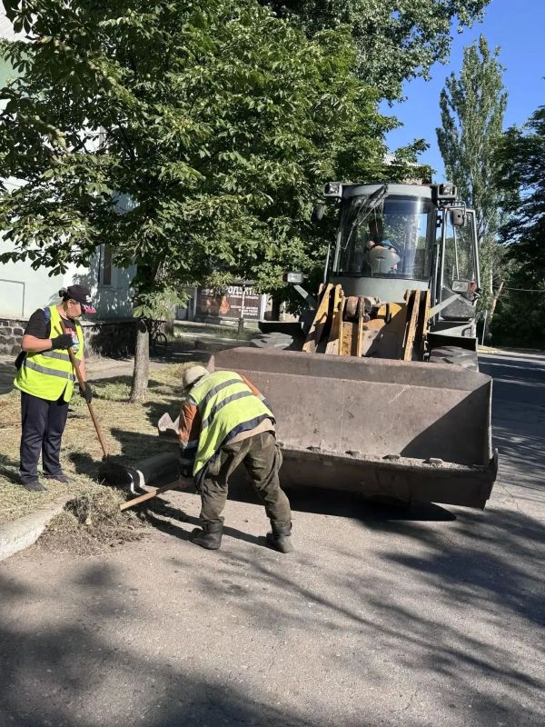 С заботой об округе. Коллектив коммунального предприятия «Эко-Комфорт-Сервис» продолжает системную работу по благоустройству округа