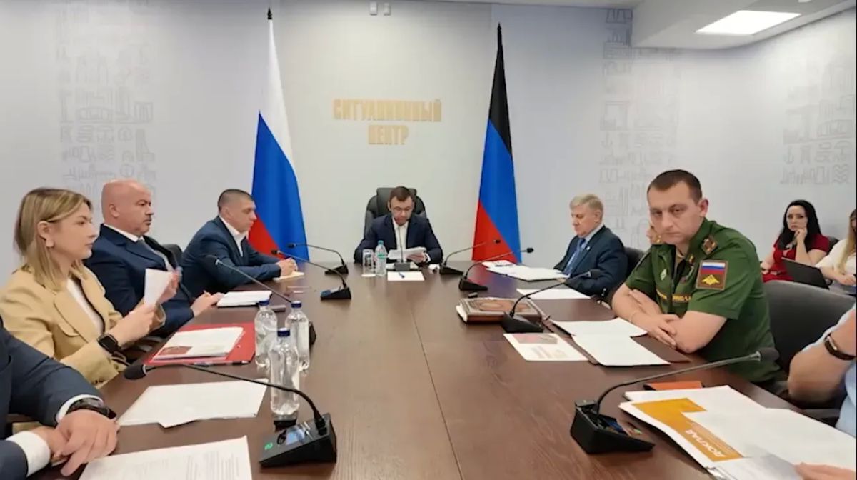 На оперативном совещании Глава Донецкой Народной Республики Денис Владимирович Пушилин обсудил с присутствующими создание добровольческого противодронового отряда «БАРС ДНР», развитие транспортной инфраструктуры и...
