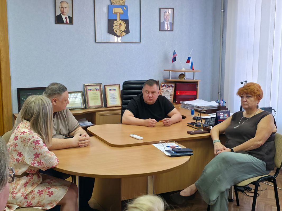 Иван Адамец: Сегодня провел малое аппаратное совещание с заместителями и руководителями структурных подразделений Управы