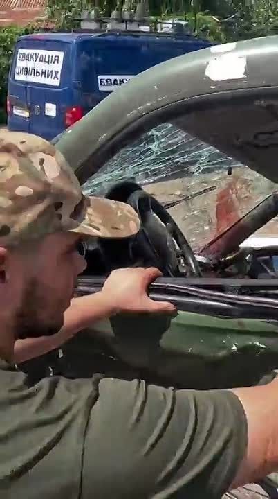 Украинская сторона начинает постепенно жаловаться, что трасса между Дружковкой и Алексеево-Дружковкой попадает под всё более плотный огневой контроль