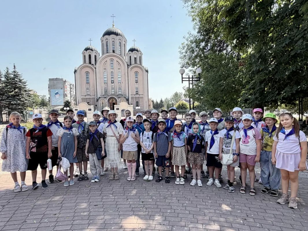День семьи, любви и верности: тепло, творчество и сплочённость в каждом пришкольном лагере!