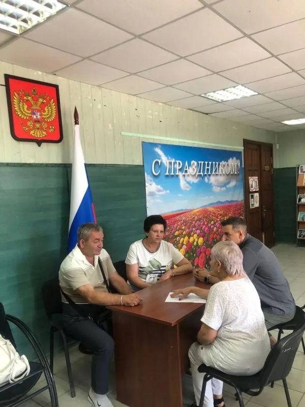 В Доме культуры Мангушского муниципального округа состоялось информационно-просветительское мероприятие по оказанию правовой помощи жителям
