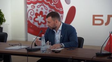 Денис Пушилин: С особым теплом встретился с семейными парами, которые в этом году празднуют свои юбилеи – 30 и 40 лет совместной жизни