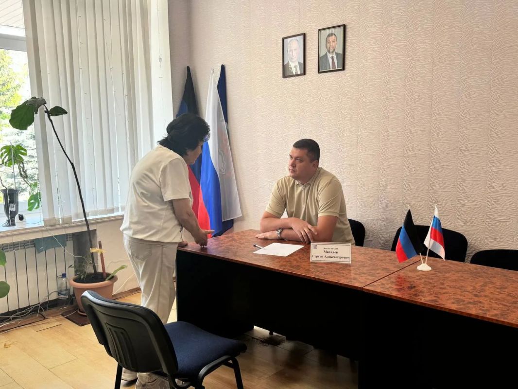 Вопросы ЖКХ и экологии: депутаты Народного Совета провели приемы граждан в Ждановке и Шахтерске