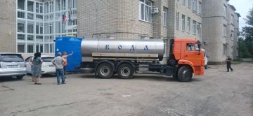 В городском округе Иловайск сотрудники МБУ БИОН продолжают выполнять работы по подвозу воды в емкости (бочки) для водозабора