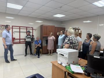 Первый заместитель Главы Администрации Тельмановского муниципального округа провел встречу с коллективом МКУ «ЖКХ и благоустройство» в Тельманово
