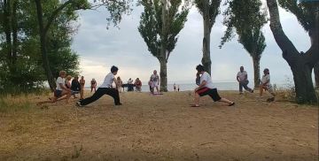 Для мариупольцев продолжаются бесплатные занятия спортом на свежем воздухе