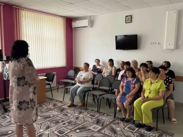 Заместитель Главы муниципального образования Наталья Тосхопаран провела встречу с сотрудниками Государственного бюджетного дошкольного образовательного учреждения «Ялтинский детский сад «Красная шапочка»