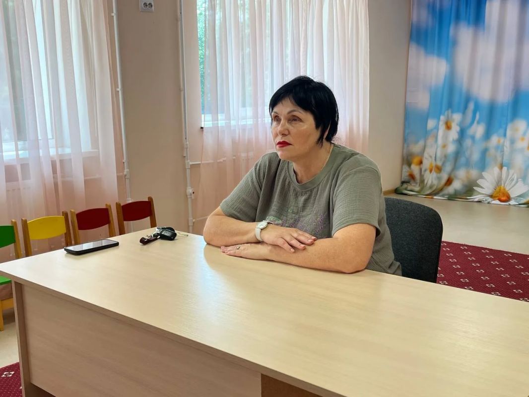 9 июля заместитель главы администрации городского округа Дебальцево Оксана Козлова провела встречу с трудовым коллективом ГКДОУ «Детский сад № 5 «Ладушки»»