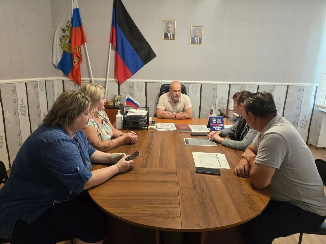 Сергей Желновач обсудил с коллегами из Луганского сектора первоочередные задачи по развитию поселка