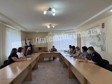 Сегодня в Петровском районе специалисты управления опеки и попечительства администрации г.о. Донецк совместно с Филиалом № 6 ГКУ ДНР «Республиканский центр по предоставлению мер социальной поддержки» Петровского района...