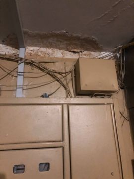 На Шекспира, 19 электрощитовую продолжает заливать водой