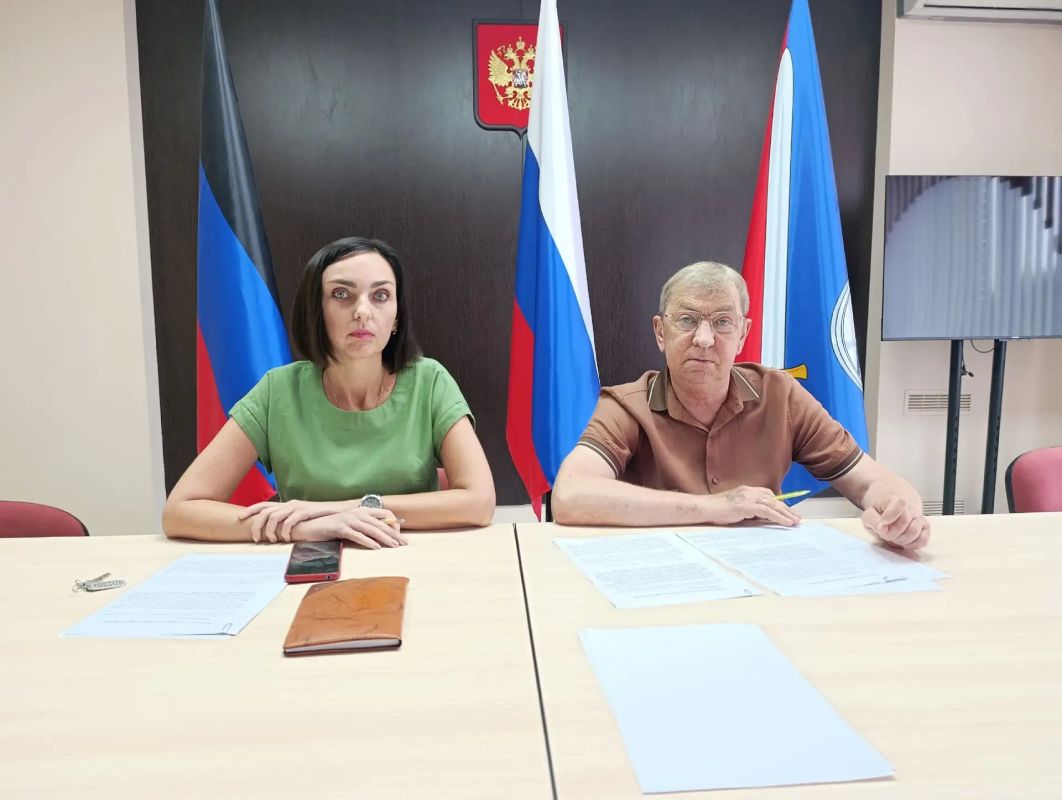 Провел традиционную прямую линию с жителями округа