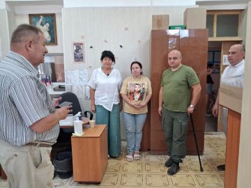 Заместитель председателя и руководитель фракции «Единая Россия» Юрий Толок провел встречу с сотрудниками абонетского отдела Амвросиевского управления по газоснабжению и газификации