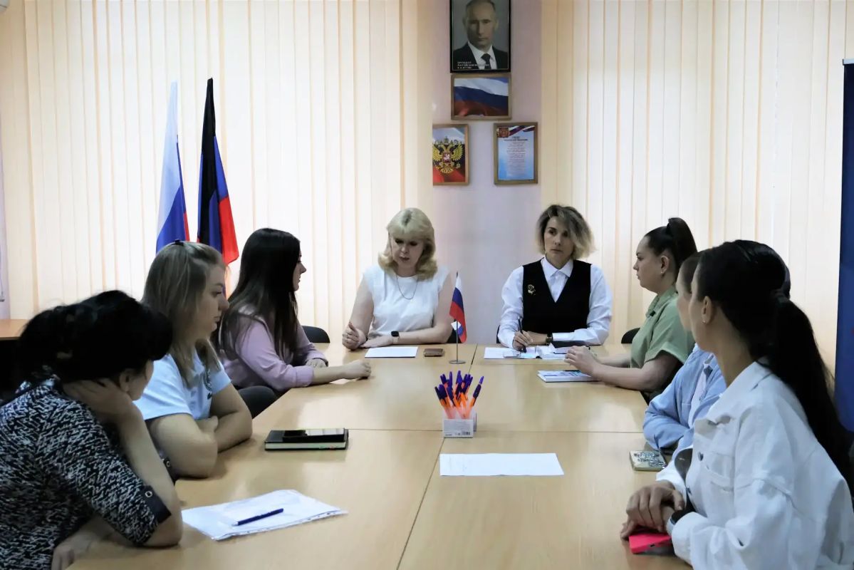 О видах социальных контрактов узнали 6 предпринимателей Дебальцево