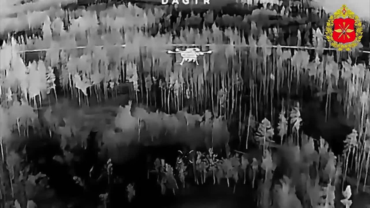 Минобороны России: 00:00 Операторы FPV-перехватчиков группировки «Запад» сбили несколько гексакоптеров ВСУ в районе Красного Лимана
