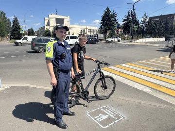 Напоминания о безопасности появились на тротуарах в Енакиево