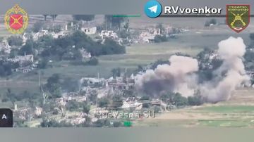 Наступление к Доброполью: 102 полк громит врага В ходе наступления на Добропольском направлении бойцы гвардейского 102 полка 150 мсд продолжают уничтожать позиции и тяжёлые дроны ВСУ