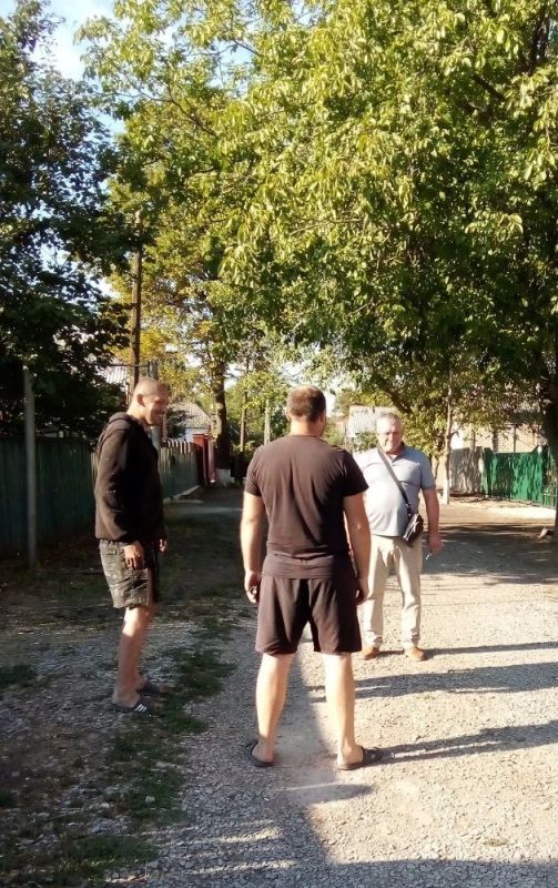 Депутат Амвросиевского муниципального совета Андрей Лащенко встретился с жителями улицы Ломакина