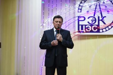 Иван Приходько: Сегодня день рождения празднует начальник Производственного отделения «Центральные электрические сети» Донецкэнерго» филиал Акционерного общества «Юго-Западная электросетевая компания», почетный гражданин...