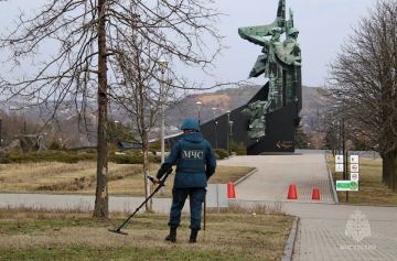 #МЧСДНР_СВОД за сутки. Ликвидировано 35 пожаров, из них 14 — ландшафтные