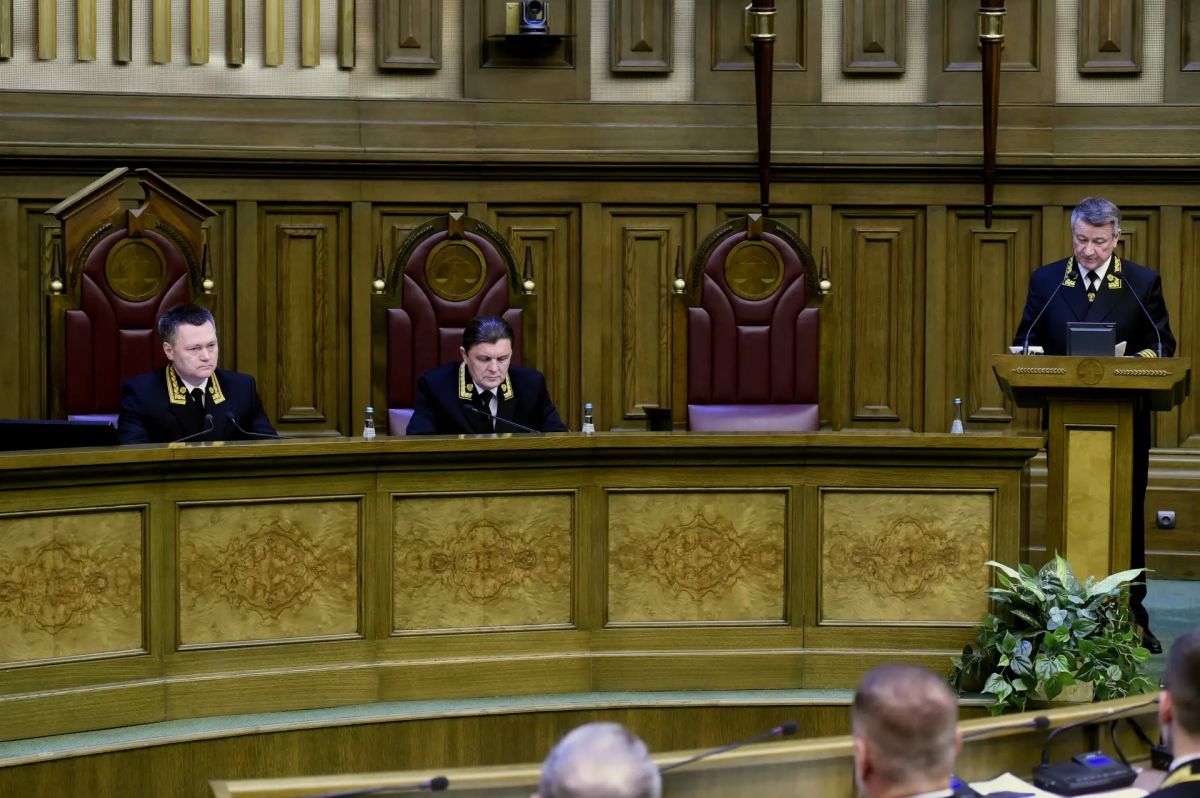 Пленум ВС РФ принял постановление о внесении в Госдуму законопроектов, которые формируют единообразный подход к вопросам организационного обеспечения деятельности судов