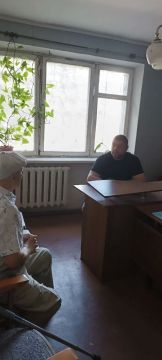 Личный приём. Чирка Дмитрий Александрович, депутат Снежнянского городского совета ДНР, провел прием граждан в Территориальном комитете «Центр города»