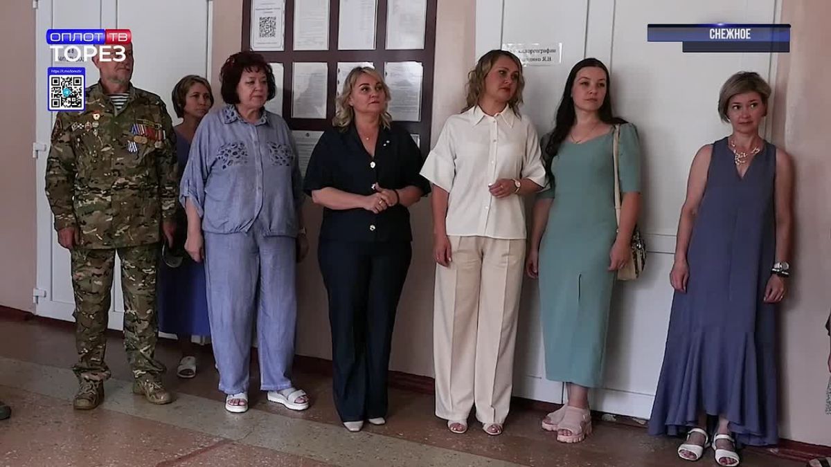 В Снежном открылась фотовыставка «Лица армии»