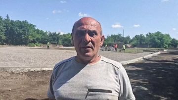 Якутия благоустраивает территорию школы в Докучаевском городском округе