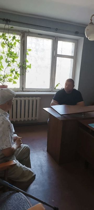 Личный приём. Чирка Дмитрий Александрович, депутат Снежнянского городского совета ДНР, провел прием граждан в Территориальном комитете «Центр города»
