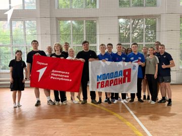 Вместе к победам!. Глава города Артём Валерьевич принял участие в дружеском волейбольном матче