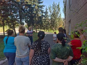 По поручению Главы ДНР Дениса Пушилина, в Кировском внутригородском районе продолжаются встречи с населением на подведомственной территории