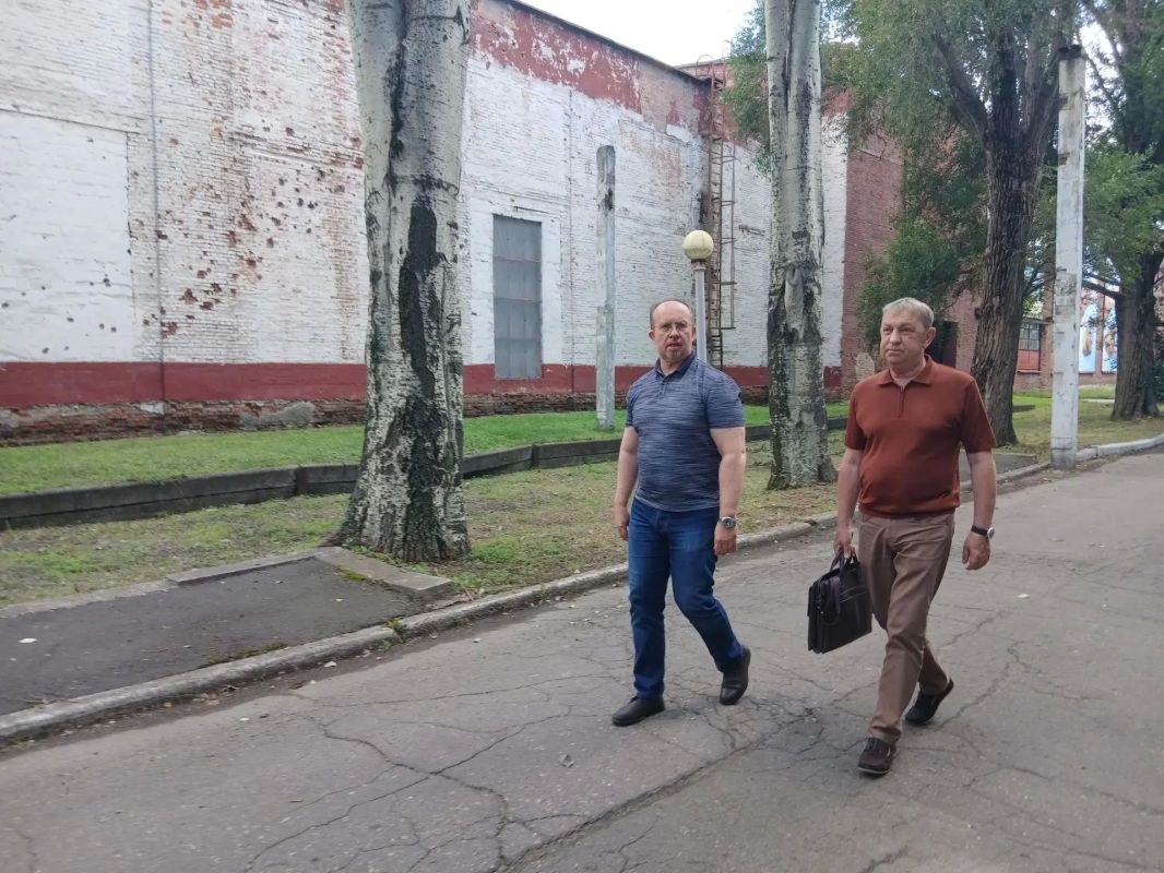 Николай Руппель: С заместителем главы администрации округа Каролиной Лисовенко побывали с рабочим визитом на Ясиноватском машиностроительном заводе