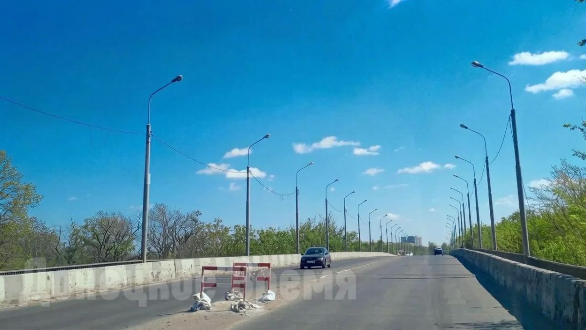 Вводятся временные схемы объезда: на путепроводе на ул. Петровского в Донецке стартует подготовка к ремонту