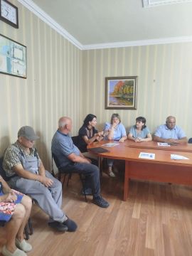 В Ялтинском территориальном отделе под руководством Сергея Спахи состоялась рабочая встреча представителей предпринимательского сообщества с сотрудниками налоговой инспекции