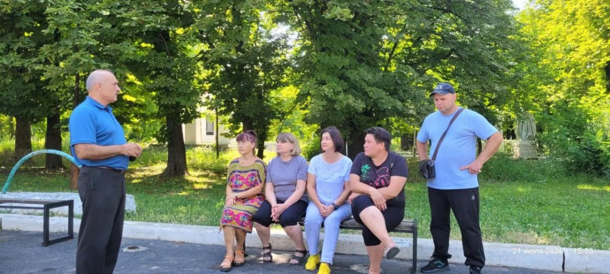 Провел встречу с населением в с. Златоустовка