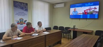 Юрий Атаманов: С коллегами по депутатскому корпусу Николаем Тимченко и Кириллом Рыбаковым прослушали прямую линию главы муниципального образования г.о.Донецк Алексея Кулемзина