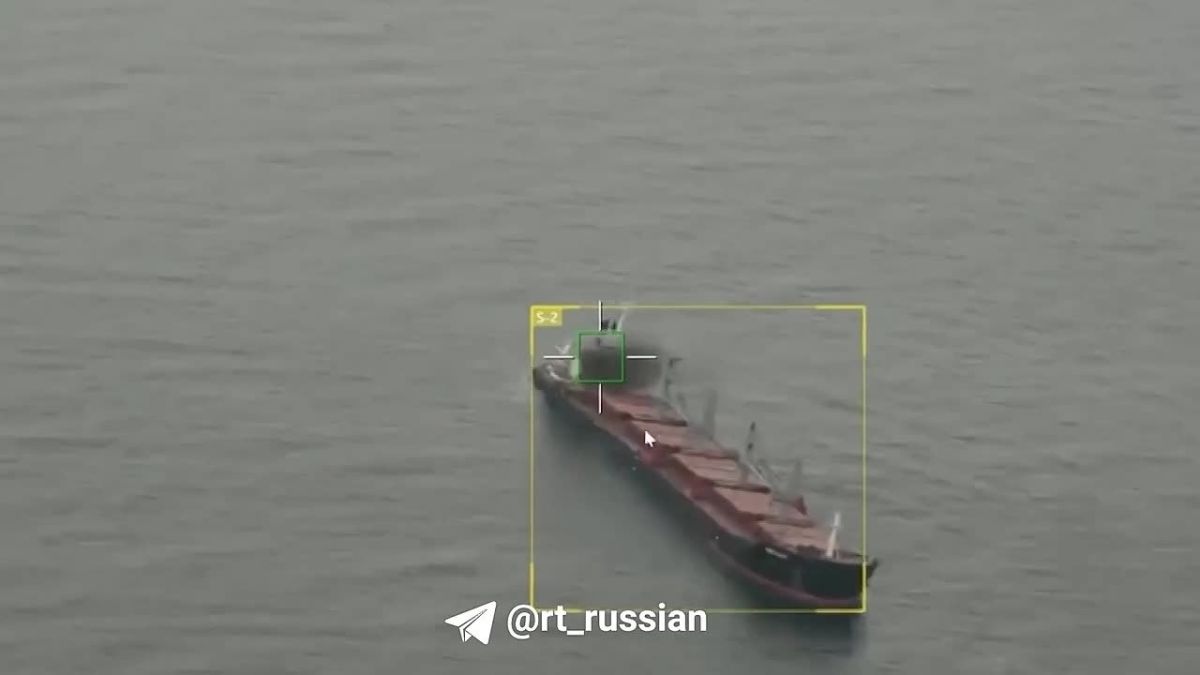 Видео поражения четырёх сухогрузов в акватории Чёрного моря и в порту Черноморск дронами «Герань-4 Сикер»