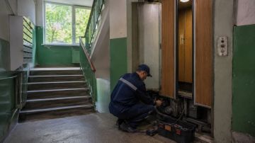 После публикации "Блокнот" в доме №23 на Независимости заменили двигатель лифта