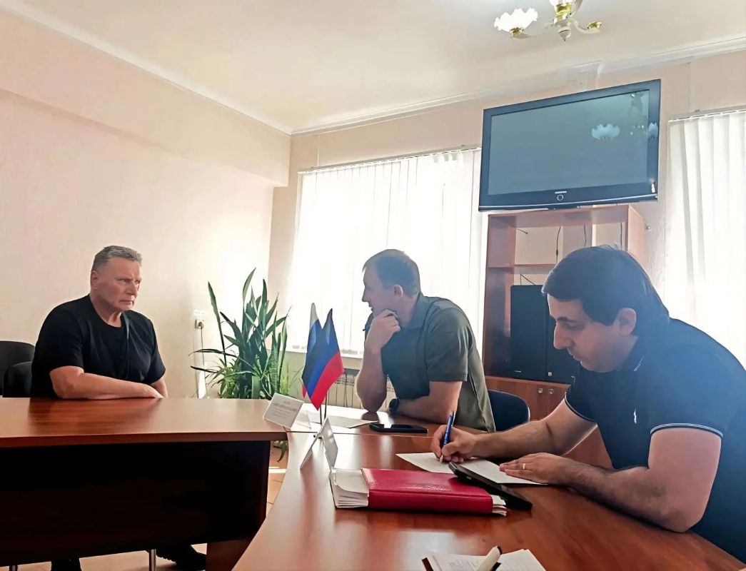 Глава Шахтерского муниципального округа ответил на вопросы ждановцев