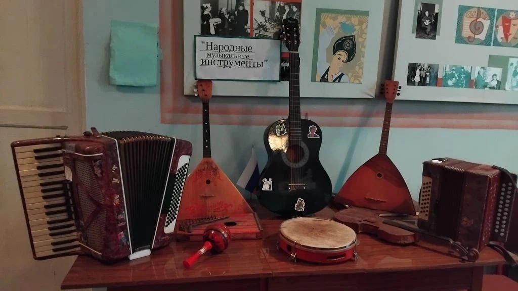 23.06.2026г. в музее истории с. Октябрьское прошла тематическая экскурсия "Народные музыкальные инструменты," на которой были предоставлены экспонаты музея