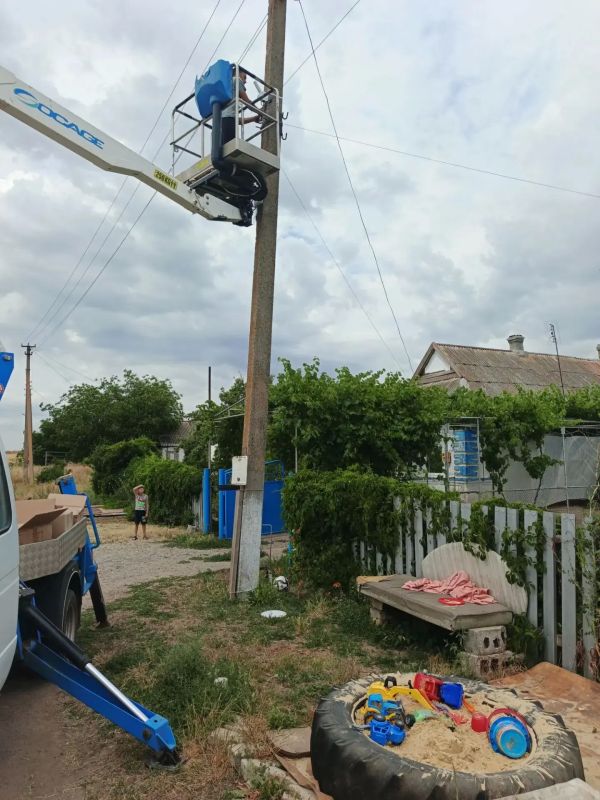 Выполняя поручения Главы Донецкой Народной Республики Дениса Владимировича Пушилина, в Володарском муниципальном округе продолжается планомерная работа по обновлению уличного освещения